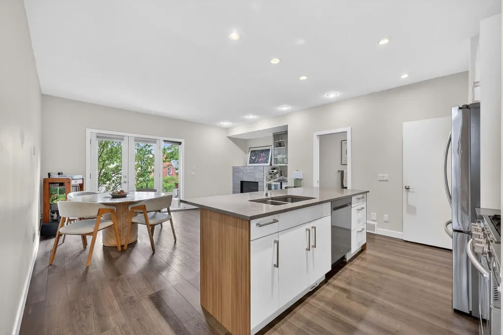 1508 22 Avenue SW Calgary AB T2t0r5