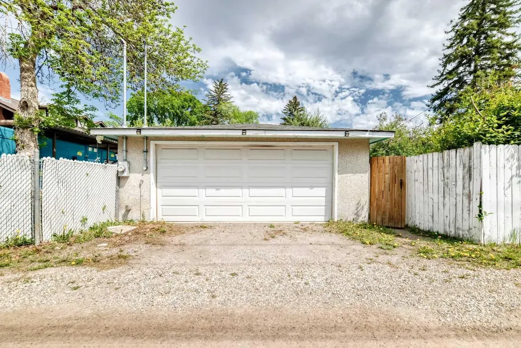 6441 18a Street SE Calgary AB T2C 0N4