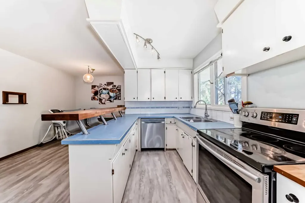 6441 18a Street SE Calgary AB T2C 0N4