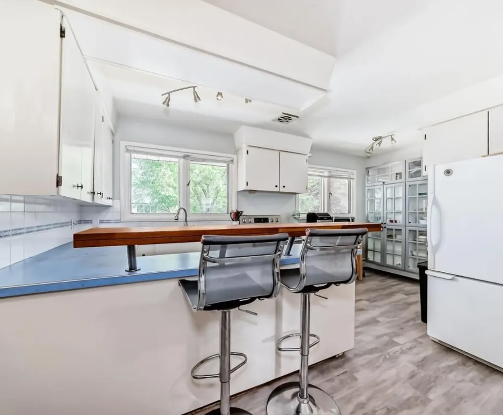 6441 18a Street SE Calgary AB T2C 0N4