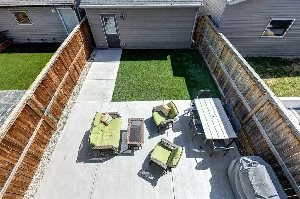 50 Elgin Meadows Park SE Calgary AB T2Z 0M1