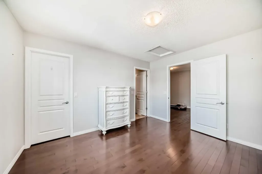 50 Elgin Meadows Park SE Calgary AB T2Z 0M1