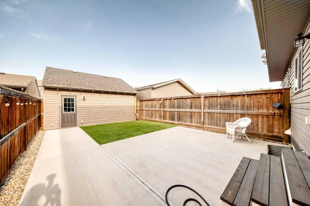 50 Elgin Meadows Park SE Calgary AB T2Z 0M1