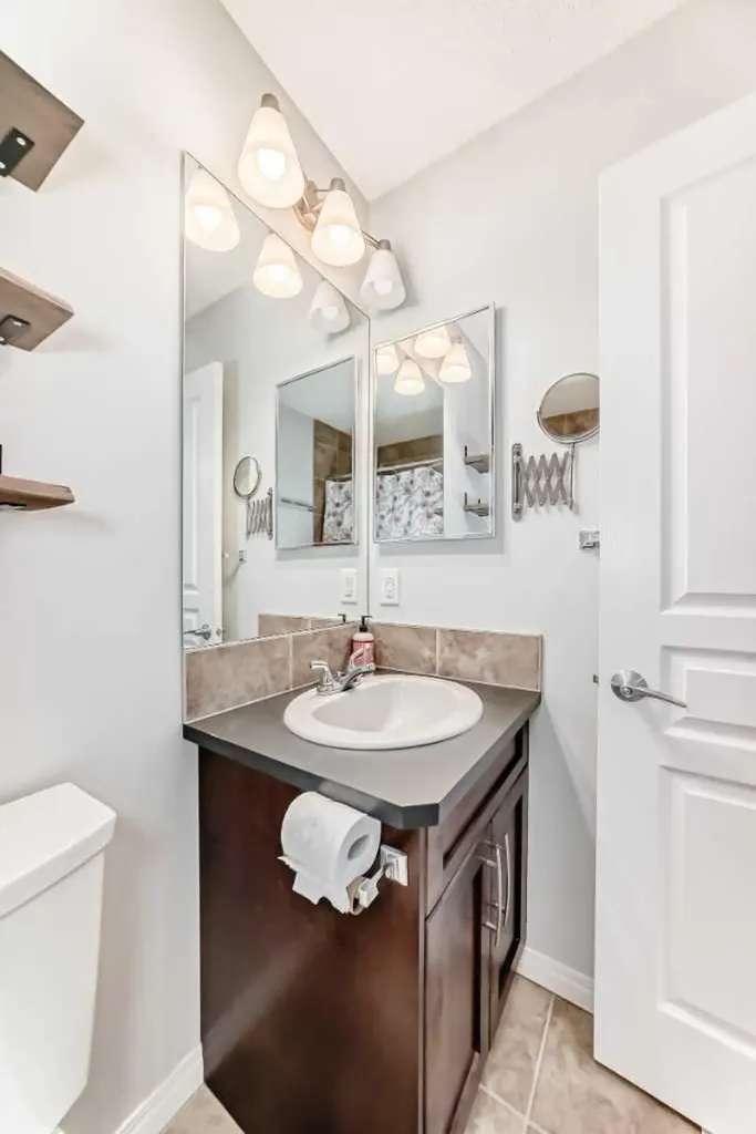 50 Elgin Meadows Park SE Calgary AB T2Z 0M1