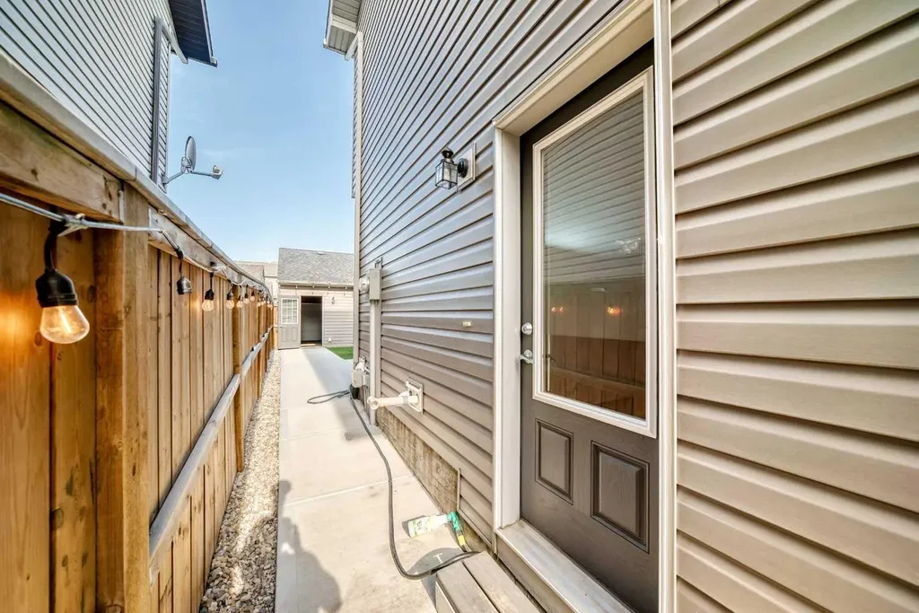 50 Elgin Meadows Park SE Calgary AB T2Z 0M1