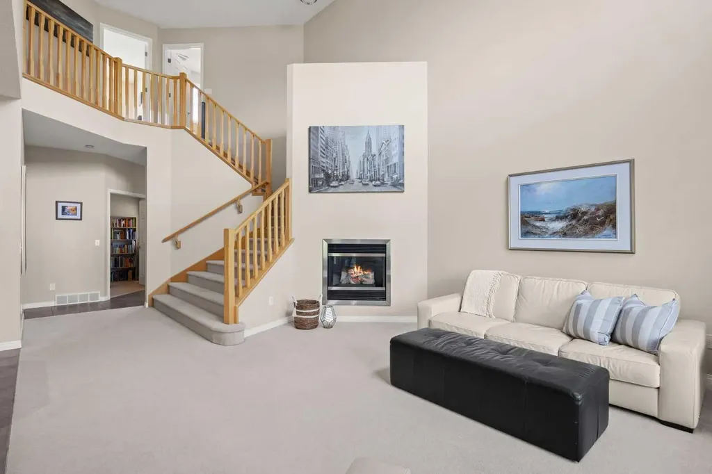 218 Wentworth Park SW Calgary AB T3H 5B4