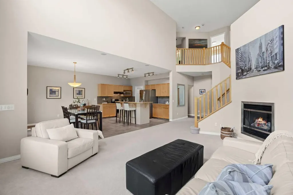218 Wentworth Park SW Calgary AB T3H 5B4