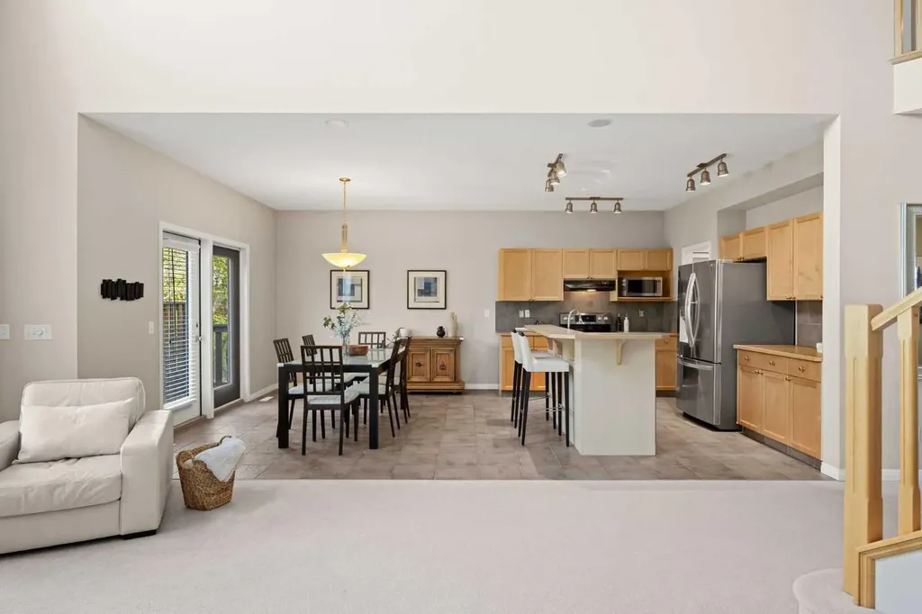 218 Wentworth Park SW Calgary AB T3H 5B4