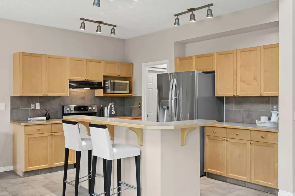 218 Wentworth Park SW Calgary AB T3H 5B4