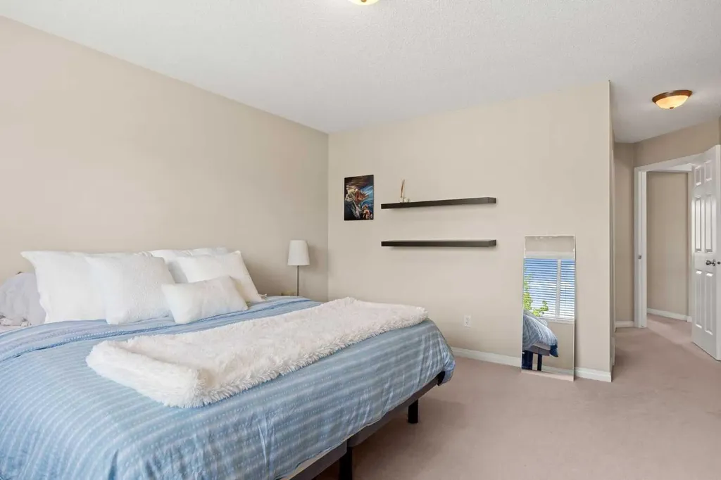 218 Wentworth Park SW Calgary AB T3H 5B4