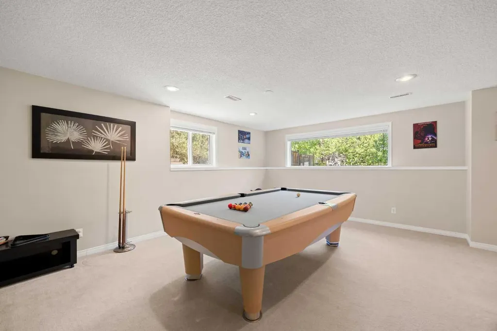 218 Wentworth Park SW Calgary AB T3H 5B4
