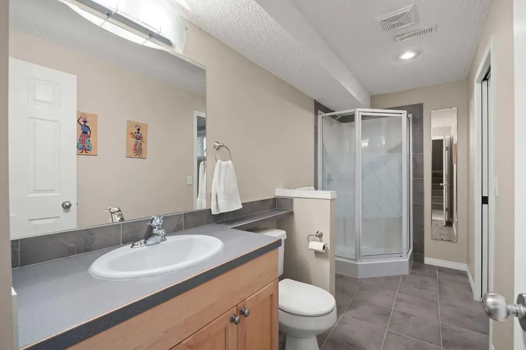 218 Wentworth Park SW Calgary AB T3H 5B4