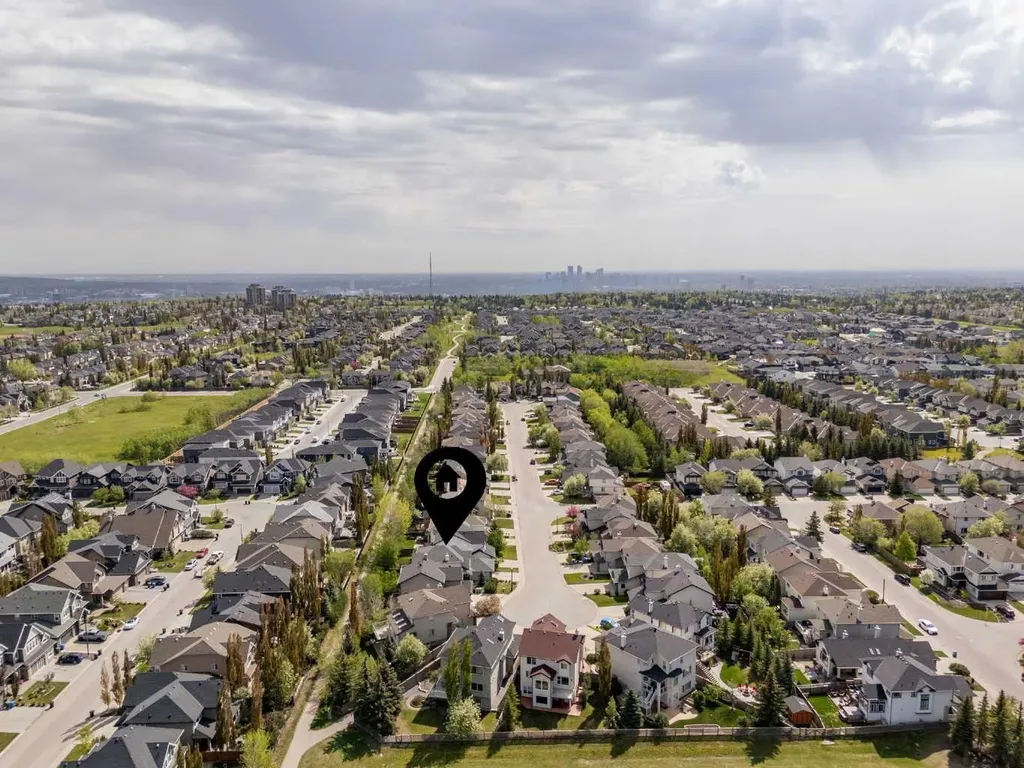 218 Wentworth Park SW Calgary AB T3H 5B4