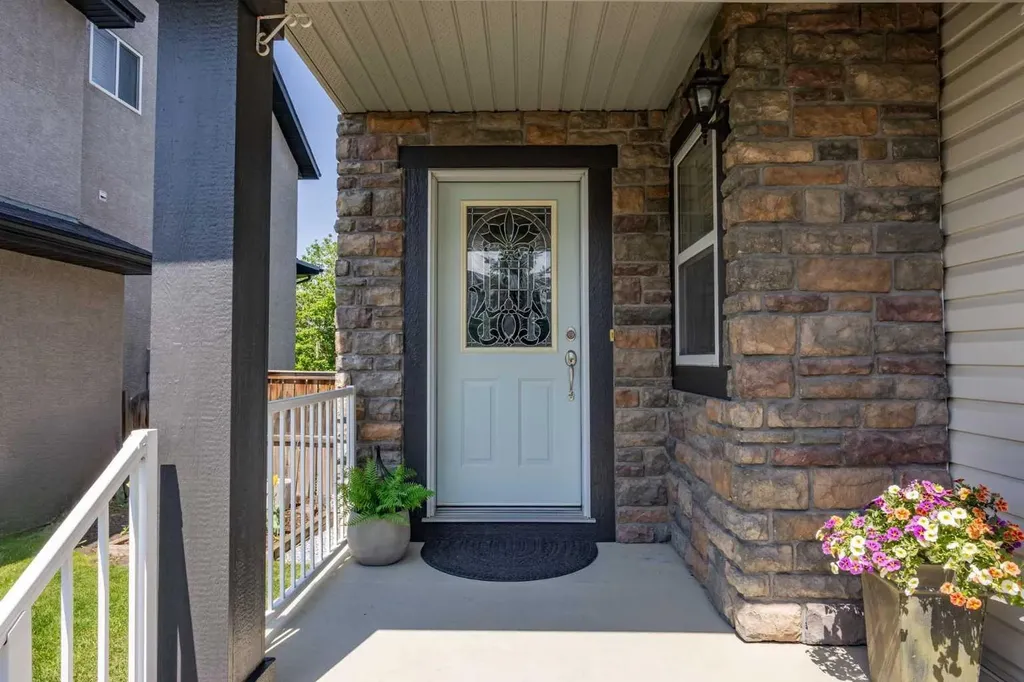 218 Wentworth Park SW Calgary AB T3H 5B4