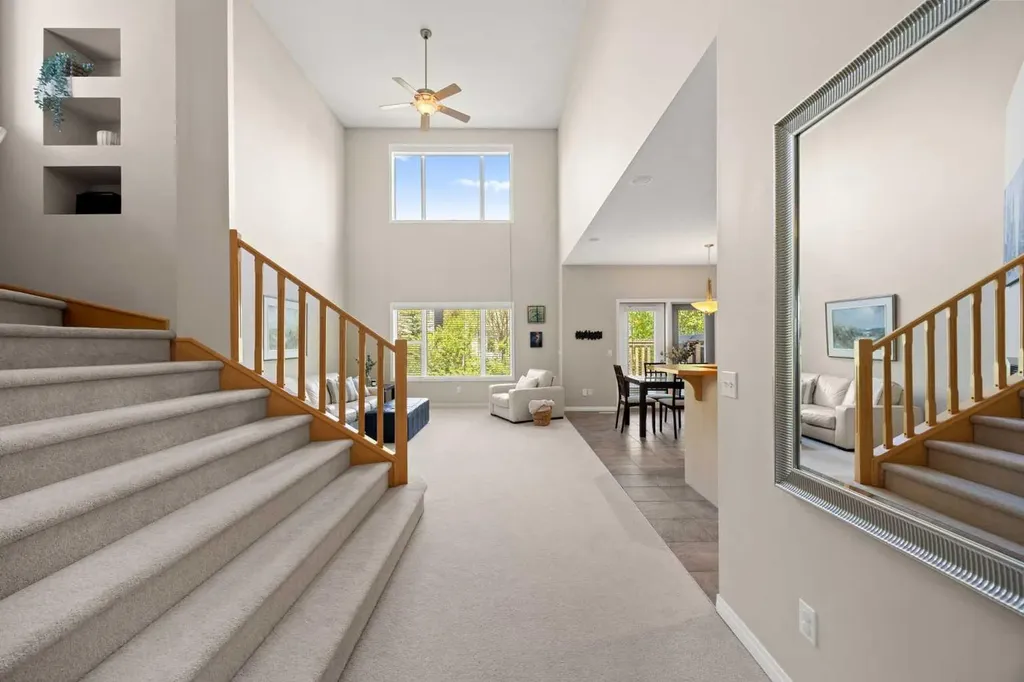 218 Wentworth Park SW Calgary AB T3H 5B4