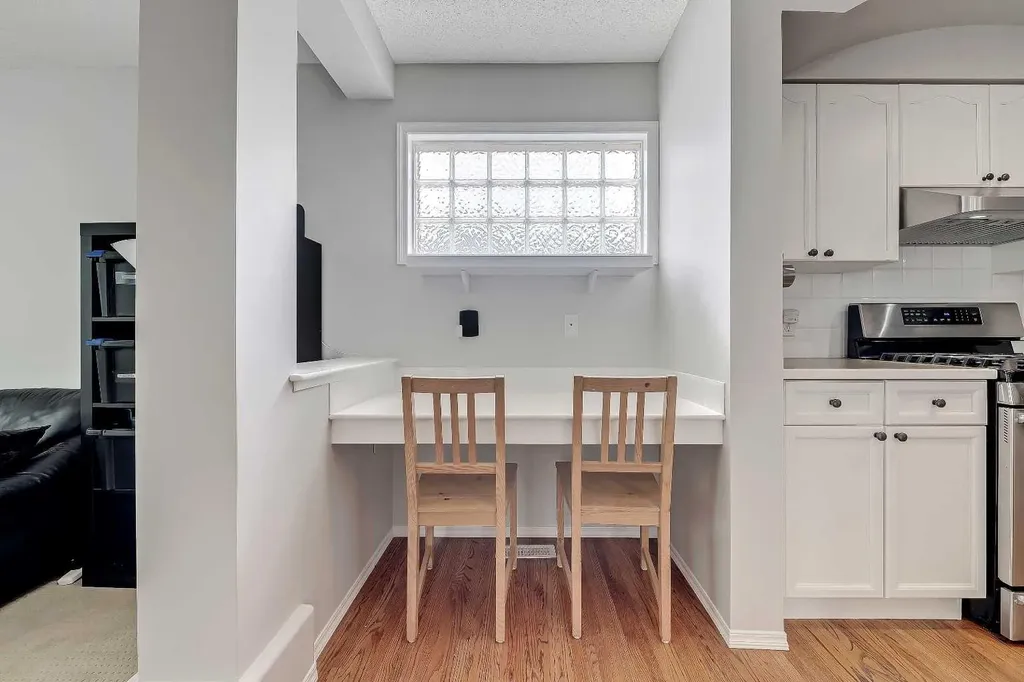 36 Mt Selkirk Close SE Calgary AB T2Z 2R6