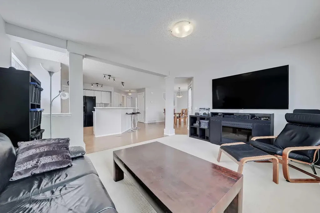 36 Mt Selkirk Close SE Calgary AB T2Z 2R6