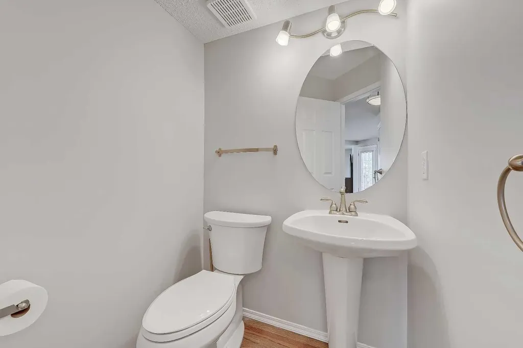 36 Mt Selkirk Close SE Calgary AB T2Z 2R6