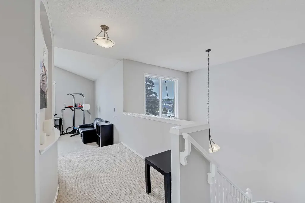 36 Mt Selkirk Close SE Calgary AB T2Z 2R6
