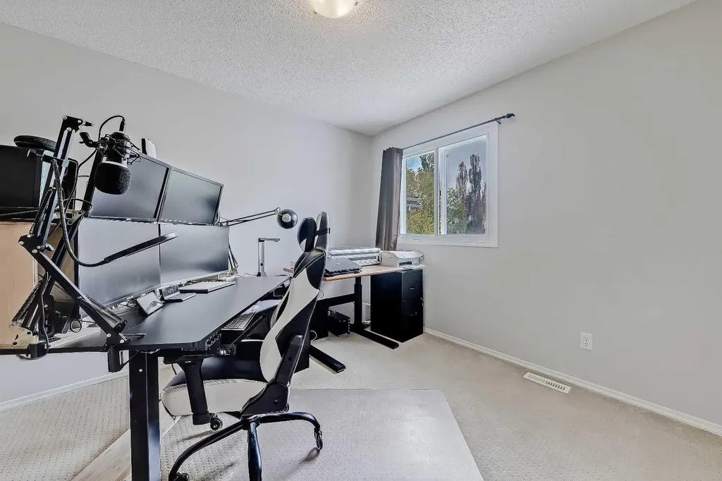 36 Mt Selkirk Close SE Calgary AB T2Z 2R6