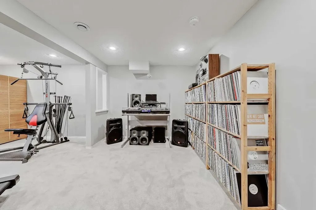 36 Mt Selkirk Close SE Calgary AB T2Z 2R6