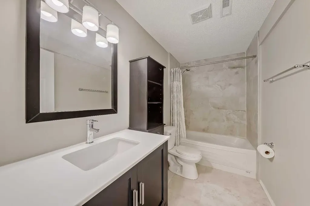36 Mt Selkirk Close SE Calgary AB T2Z 2R6