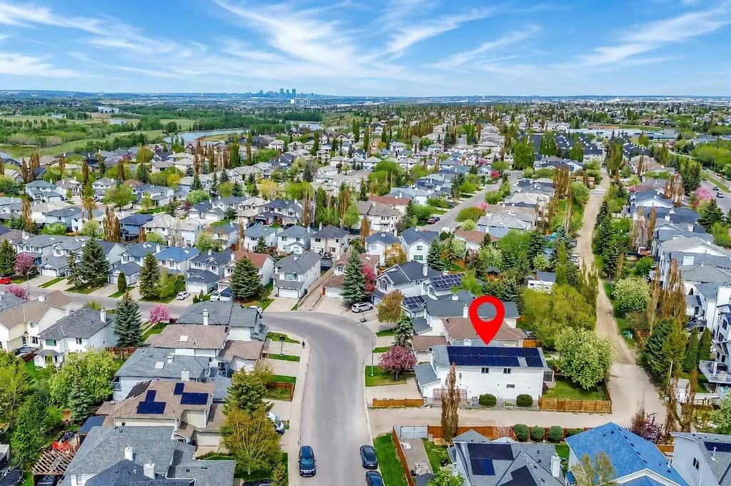 36 Mt Selkirk Close SE Calgary AB T2Z 2R6
