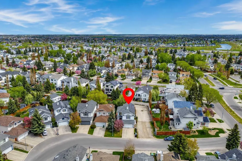 36 Mt Selkirk Close SE Calgary AB T2Z 2R6