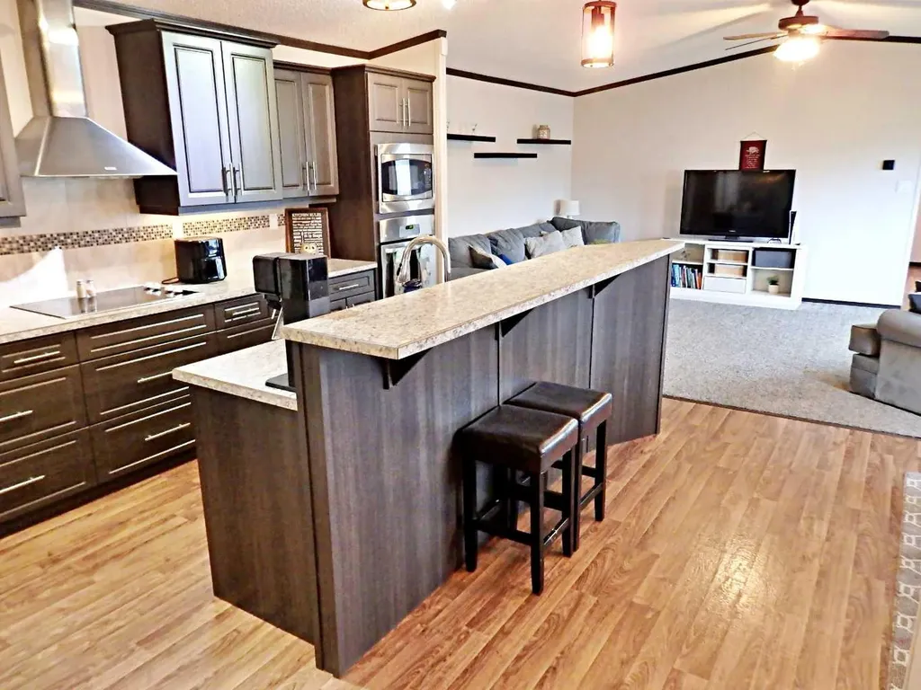 5007 44 Avenue Vermilion AB T9X 0A9
