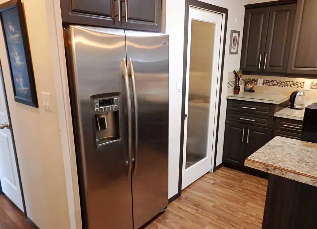 5007 44 Avenue Vermilion AB T9X 0A9
