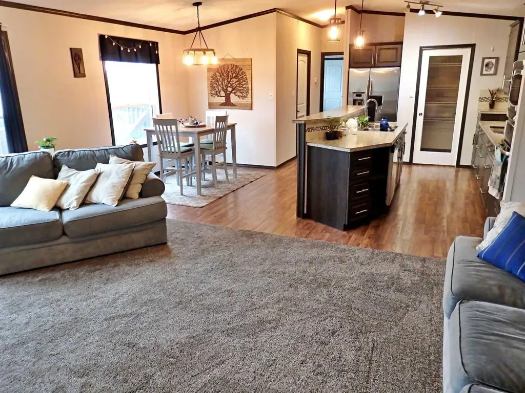 5007 44 Avenue Vermilion AB T9X 0A9