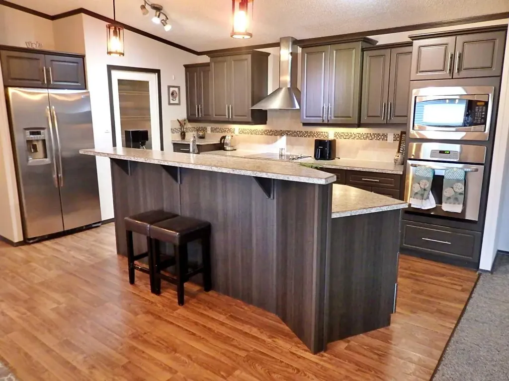 5007 44 Avenue Vermilion AB T9X 0A9