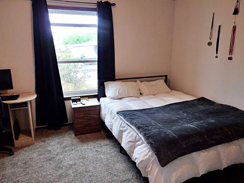 5007 44 Avenue Vermilion AB T9X 0A9