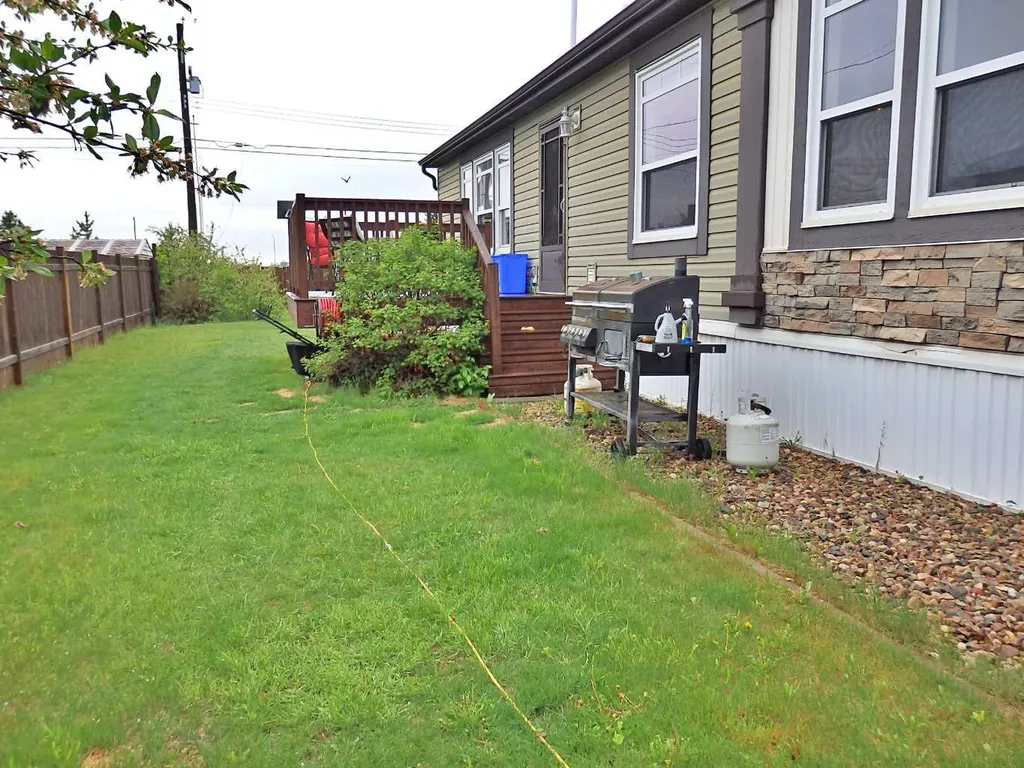 5007 44 Avenue Vermilion AB T9X 0A9