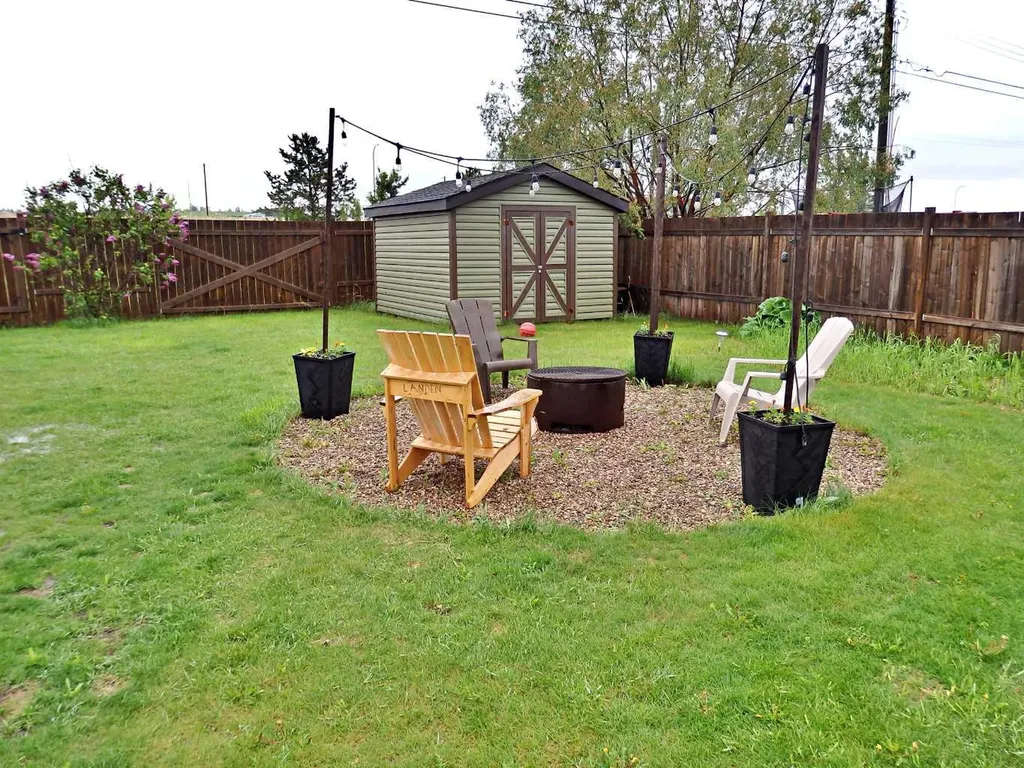 5007 44 Avenue Vermilion AB T9X 0A9