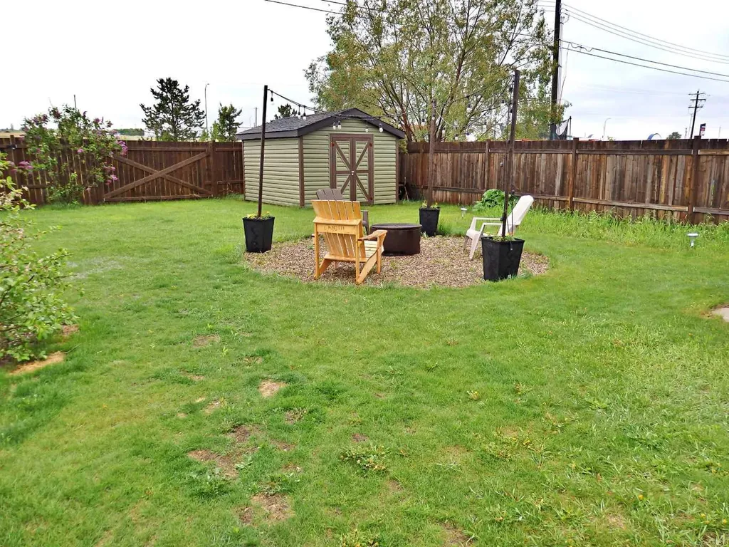 5007 44 Avenue Vermilion AB T9X 0A9