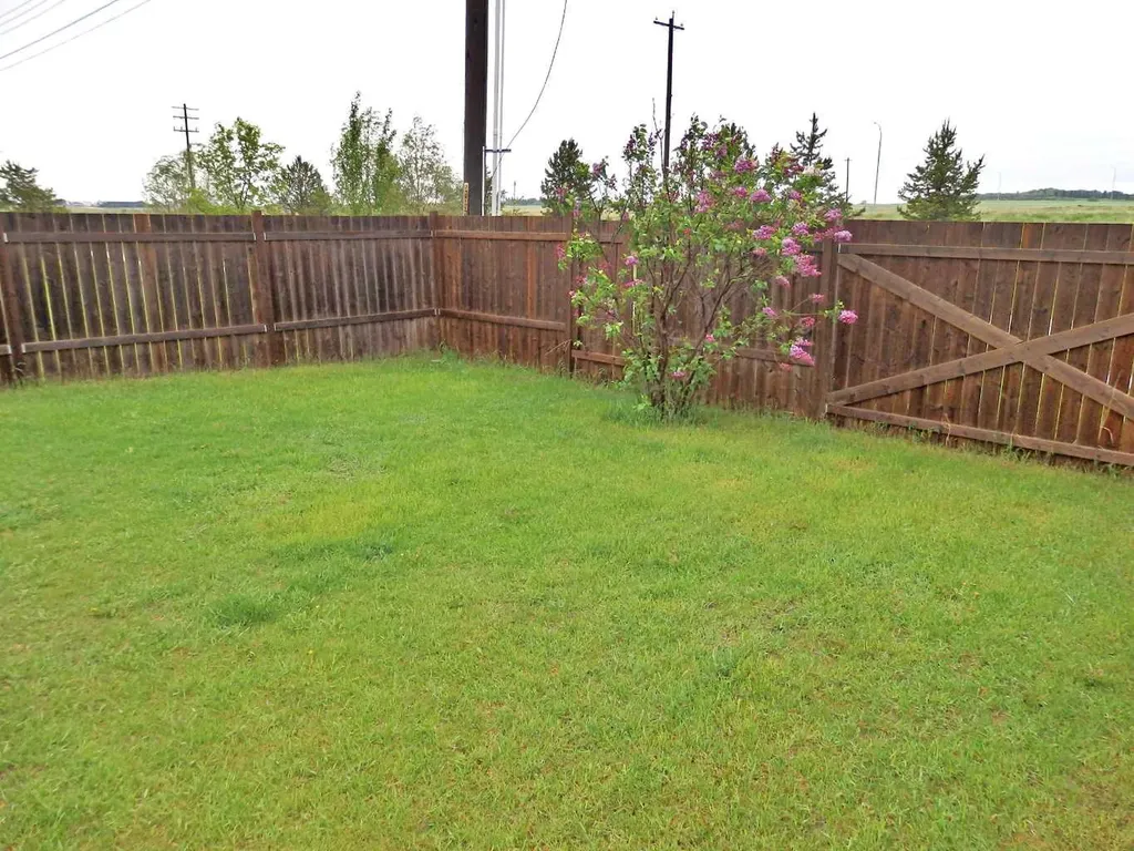 5007 44 Avenue Vermilion AB T9X 0A9