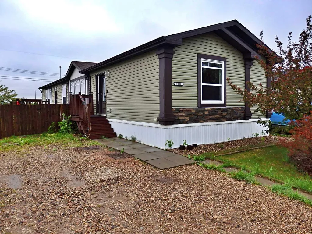 5007 44 Avenue Vermilion AB T9X 0A9