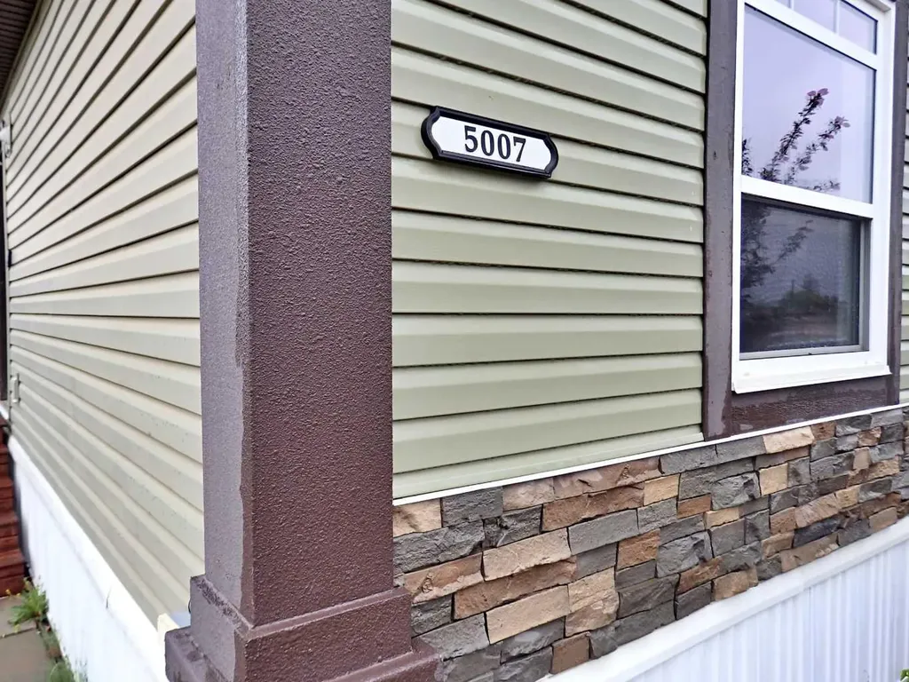 5007 44 Avenue Vermilion AB T9X 0A9