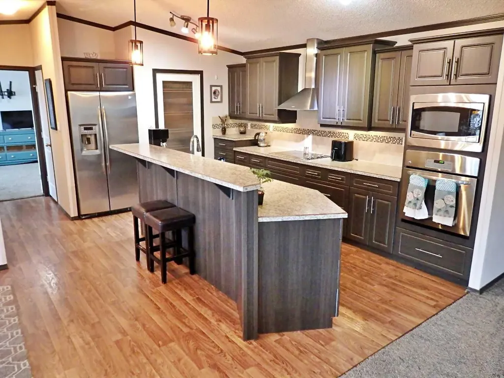 5007 44 Avenue Vermilion AB T9X 0A9