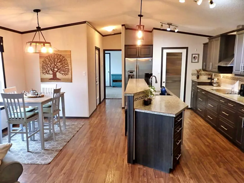 5007 44 Avenue Vermilion AB T9X 0A9