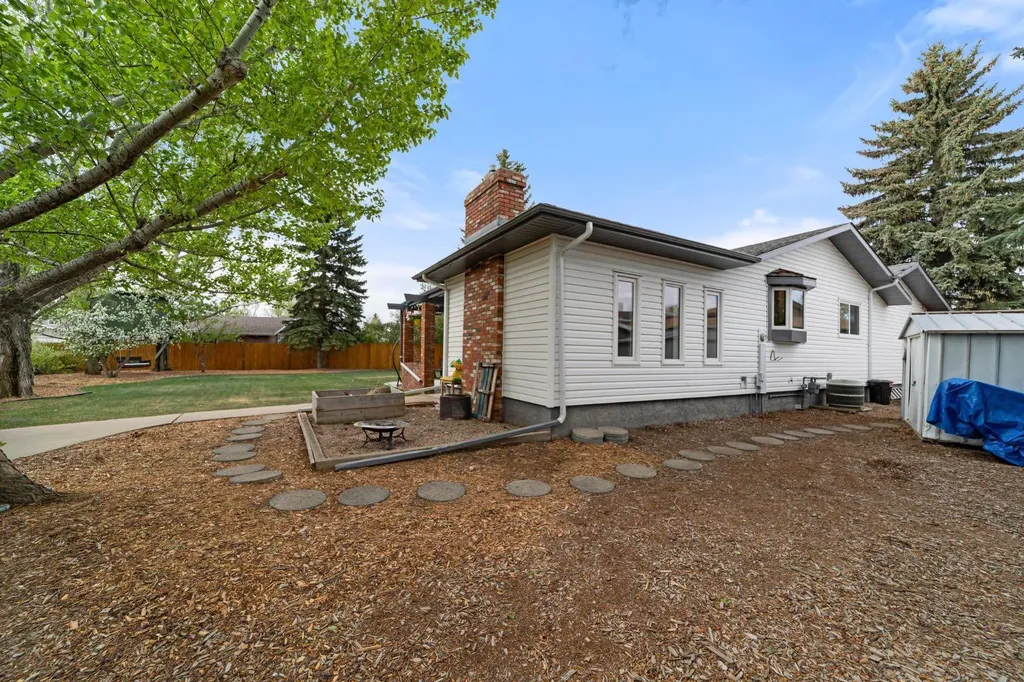 4209 63 Street Camrose AB T4V 2W3