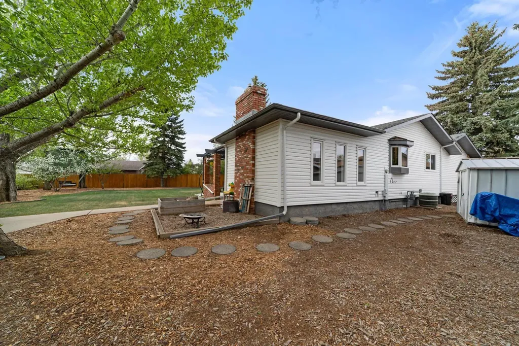 4209 63 Street Camrose AB T4V 2W3
