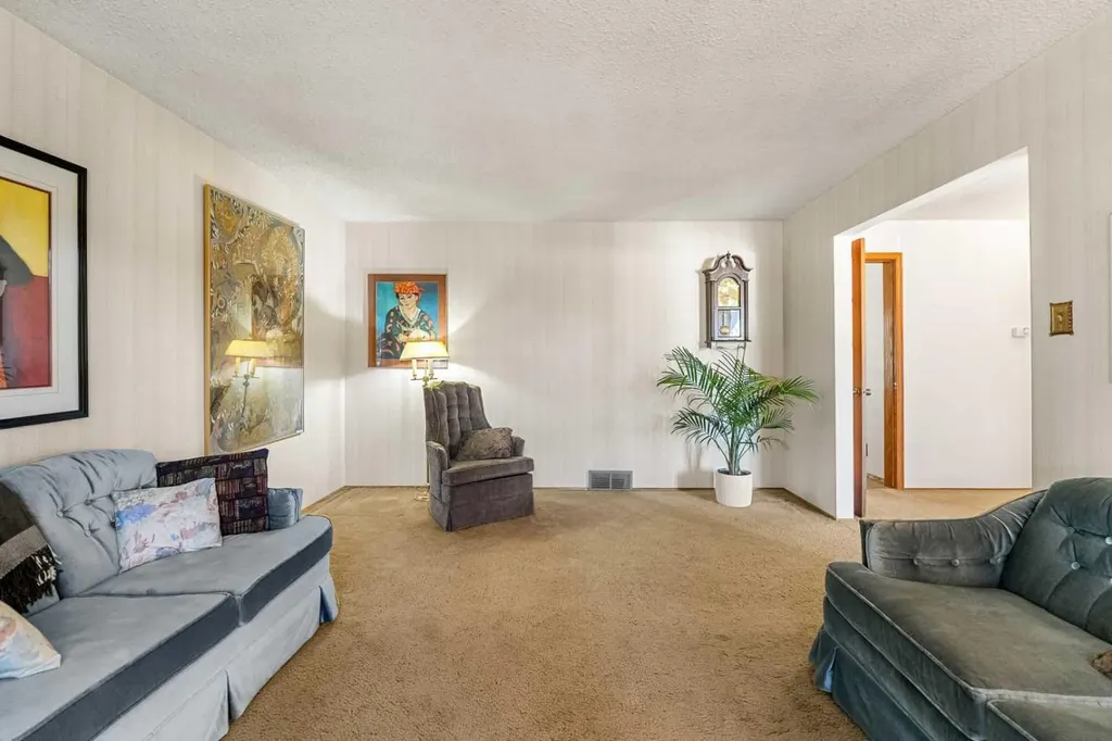511 Willingdon Boulevard SE Calgary AB T2J2A8