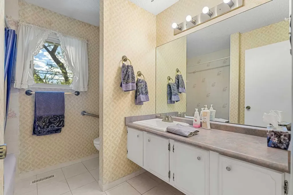 511 Willingdon Boulevard SE Calgary AB T2J2A8