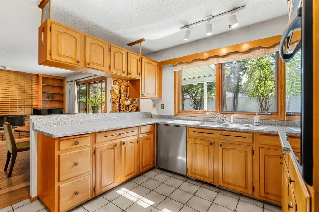 511 Willingdon Boulevard SE Calgary AB T2J2A8