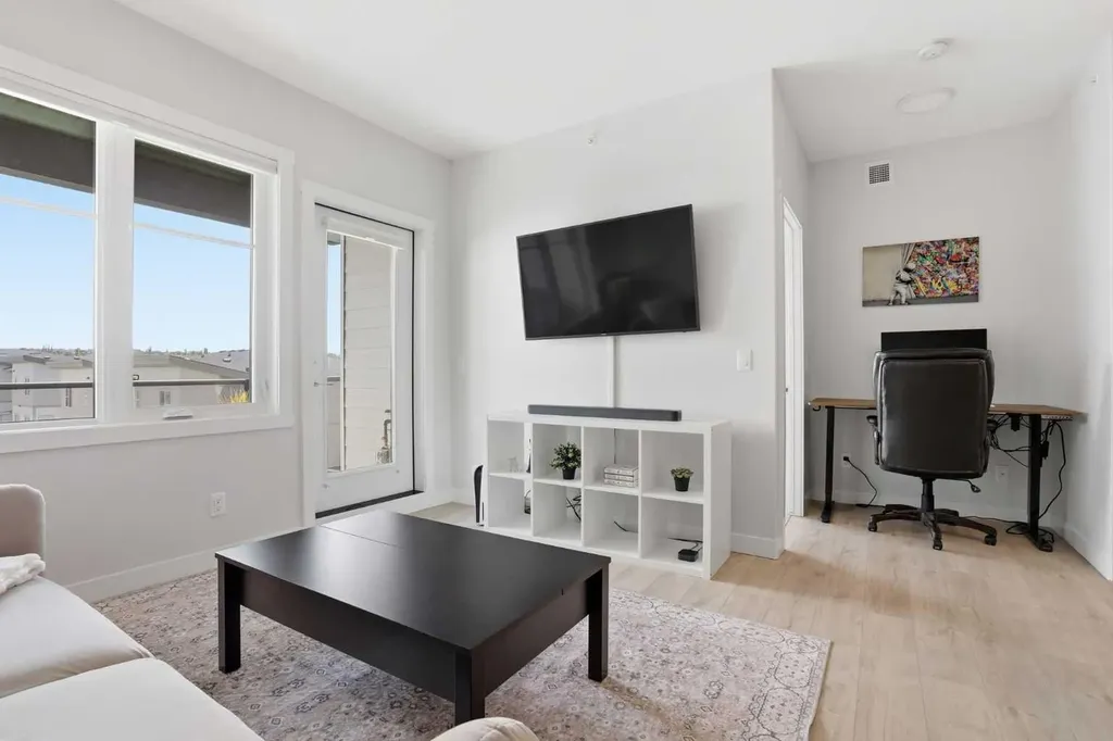 2117 81 Street SW Calgary AB T3H 6H5
