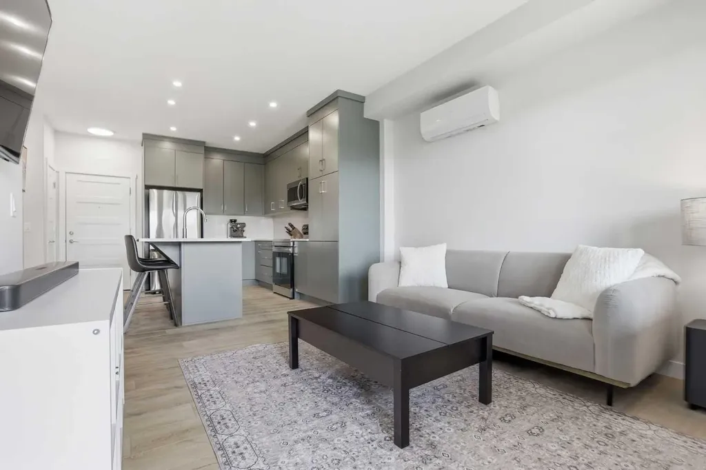 2117 81 Street SW Calgary AB T3H 6H5