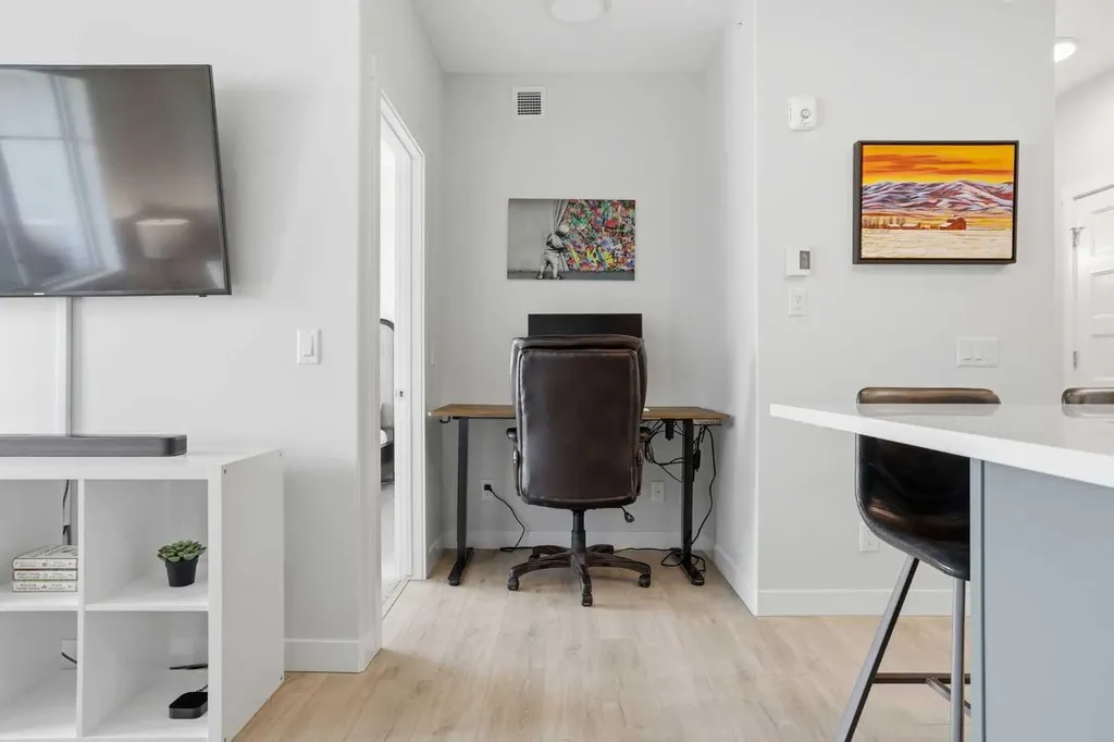 2117 81 Street SW Calgary AB T3H 6H5