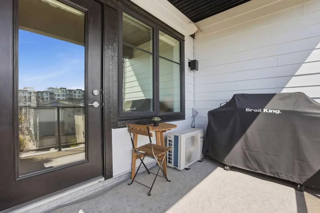 2117 81 Street SW Calgary AB T3H 6H5